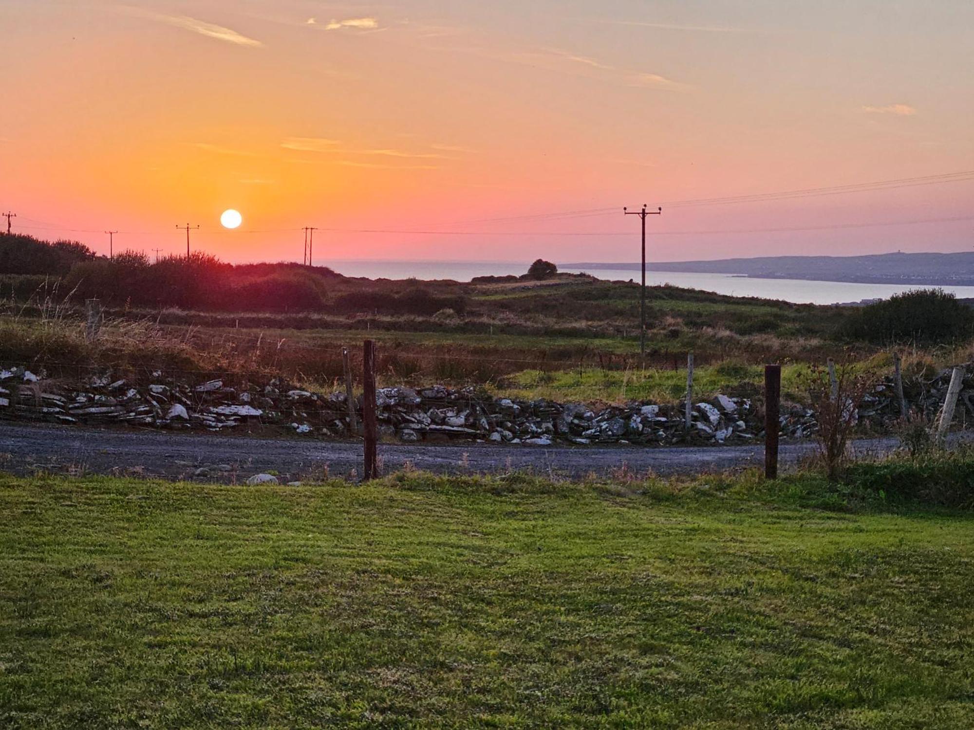 Suaimhneas Guest House Lahinch Exterior photo